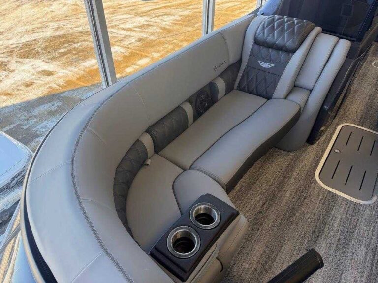 2026 Bennington 25QXSBWA - NEW DESIGN - ESP+ - Windshield - V10 425 HP!!! US-ETWS9307J526 [photo 7]